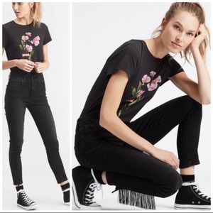 NWOT Levi’s Mile High Super Skinny Jeans, Hi Rise, Ankle Fringe, Black, Size 31